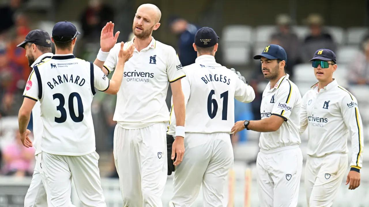 Oliver Hannon-Dalby's six wickets lead Warwickshire to first victory