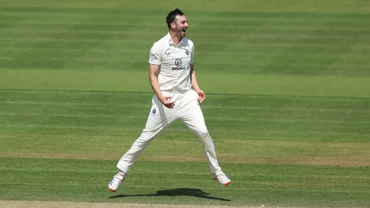 Toby Roland-Jones and Mark Stoneman take charge in Middlesex's crucial match