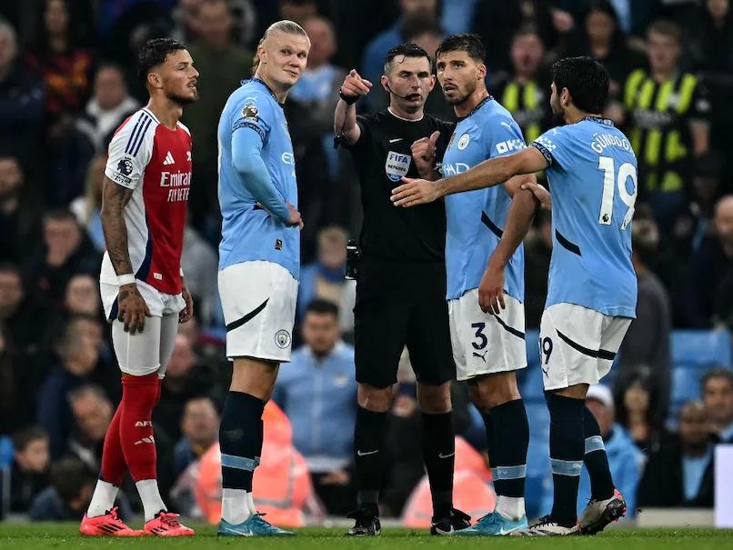 John Stones Secures Draw for Manchester City against 10-Man Arsenal