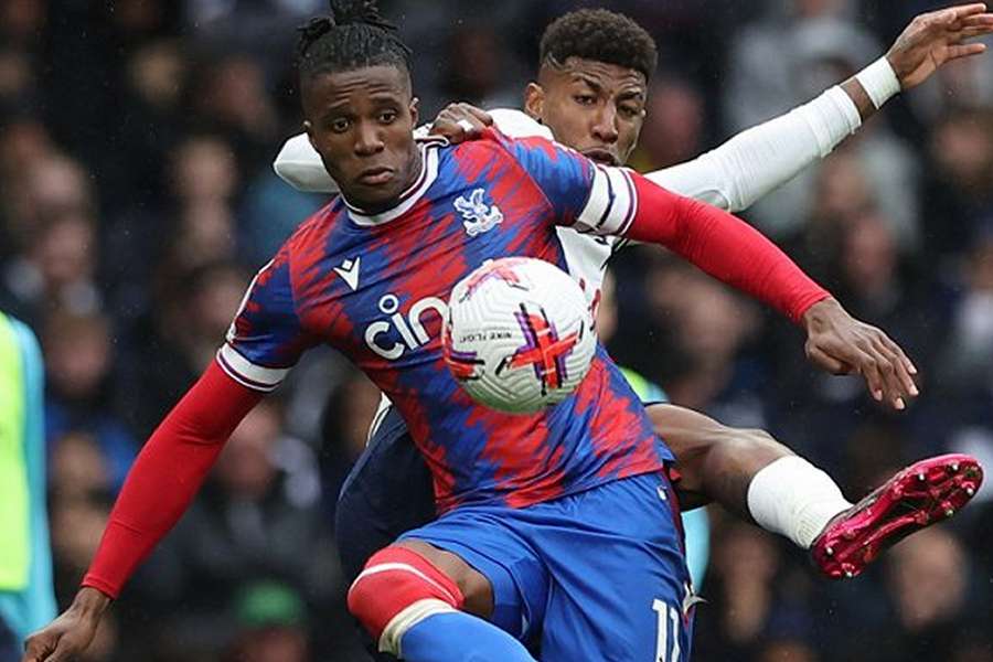 Lyon coach Sage acknowledges Zaha's need for improvement following substitution against Paul Vegas